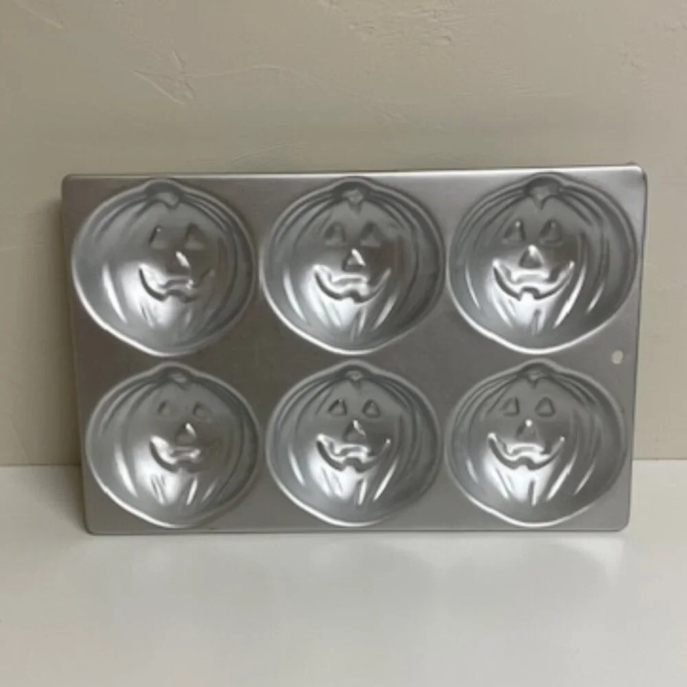 Wilton Mini Pumpkin Cake Pan - Vintage
